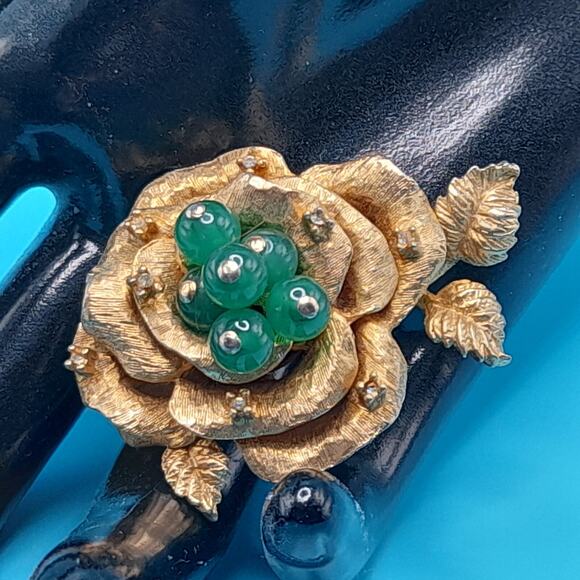 Vintage Gold Tone Rose Brooch, Green Lucite Beads Center, 2 Inches, Mid-Century - Picture 10 of 11